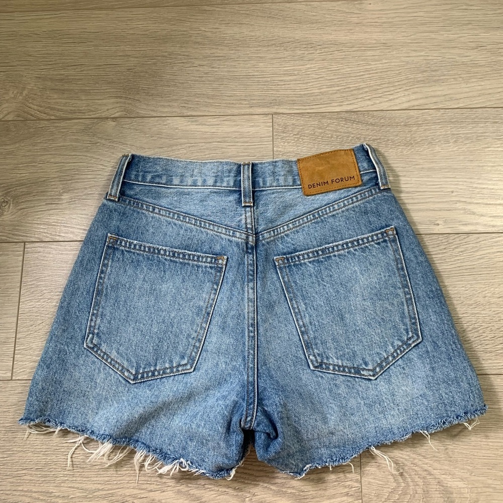 Aritzia Denim Forum The Farrah Short High Waisted Jean Denim Shorts - Picture 5 of 14